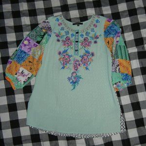 Caleooa Light Green Woven Embroidered Bodice 3/4 Sleeve Top tunic  M